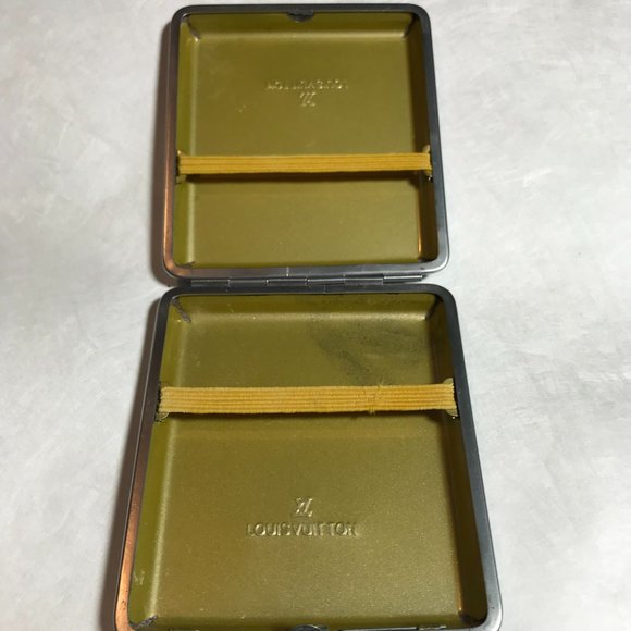 Louis Vuitton Rare Vintage Cigarette Case/ Perfect Hand Size Accessory - Unisex - Picture 7 of 15